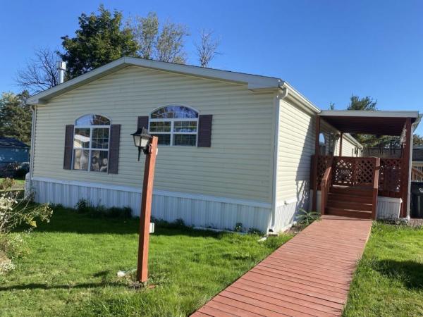 2005 Commodore Mobile Home