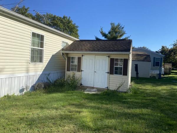 2005 Commodore Mobile Home