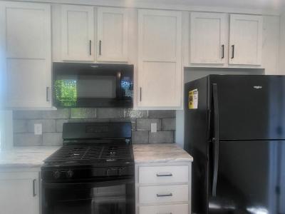 Photo 4 of 20 of home located at 45 Swan Lane Beecher, IL 60401