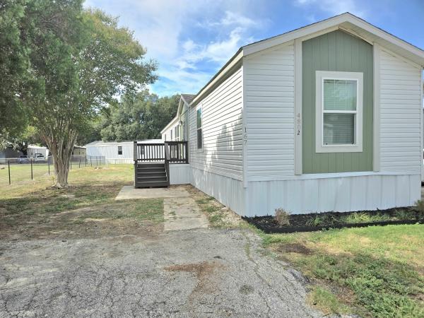 Photo 3 of 2 of home located at 4754 Laura Ln  #167 Kirby, TX 78219