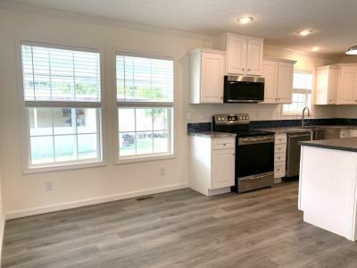 Photo 4 of 12 of home located at 169 Hibiscus Drive Leesburg, FL 34788