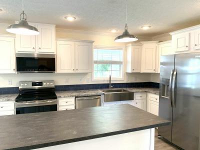 Photo 5 of 12 of home located at 169 Hibiscus Drive Leesburg, FL 34788