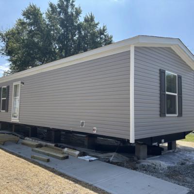 Mobile Home at 27 Crestwood Drive #0114 Middletown, IN 47356