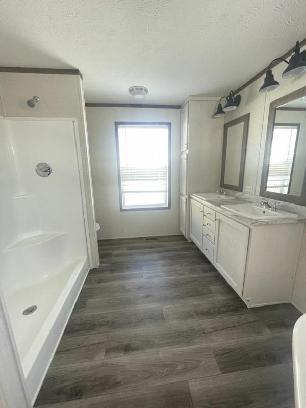 2022 Clayton Homes Inc American Made Mobile Home