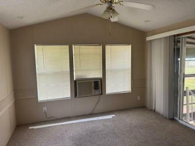 Photo 2 of 5 of home located at 6941 Macdonald Court, Lot 28 Zephyrhills, FL 33541