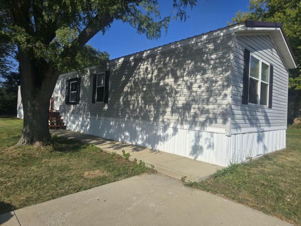 Photo 1 of 2 of home located at 905 Mac Tavish Road Peoria, IL 61615
