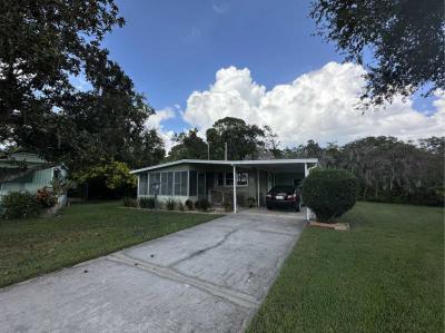 Photo 2 of 24 of home located at 37 Lavender Lane Eustis, FL 32726