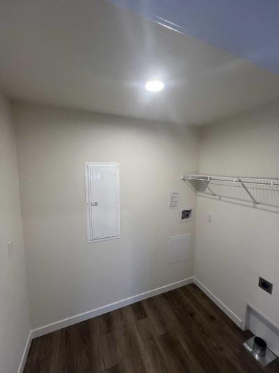 Photo 5 of 19 of home located at 3555 S. Pacific Hwy Lot # 70 Medford, OR 97501