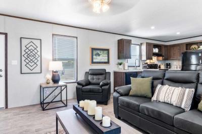 Photo 4 of 10 of home located at 51 Palma Cir. Austin, TX 78744