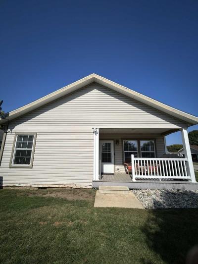 Photo 3 of 18 of home located at 23020 Evergreen Circle Chelsea, MI 48118
