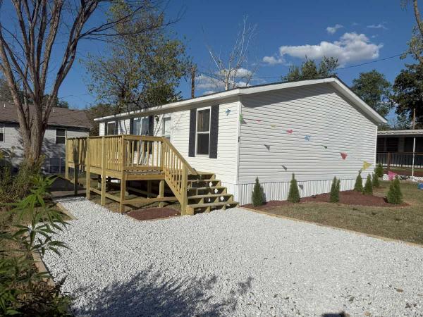 2001  Mobile Home For Sale