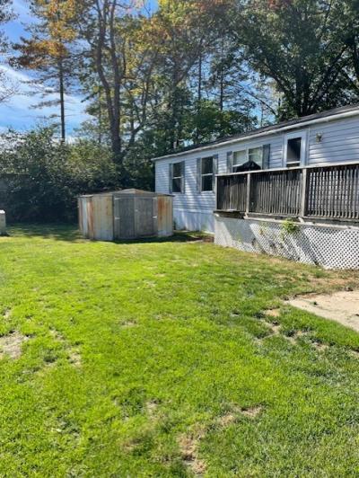 Photo 2 of 12 of home located at 27483 Bordeau Dr. #97 Romulus, MI 48174