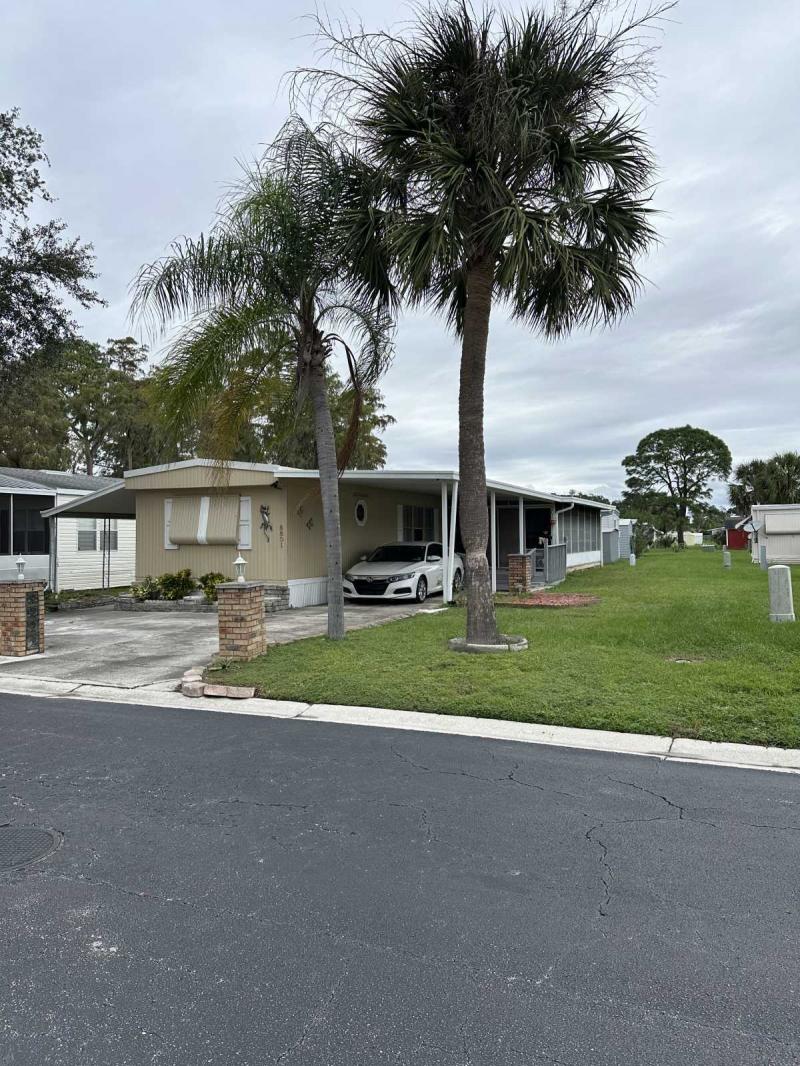 View 8801 Berkshire Lane