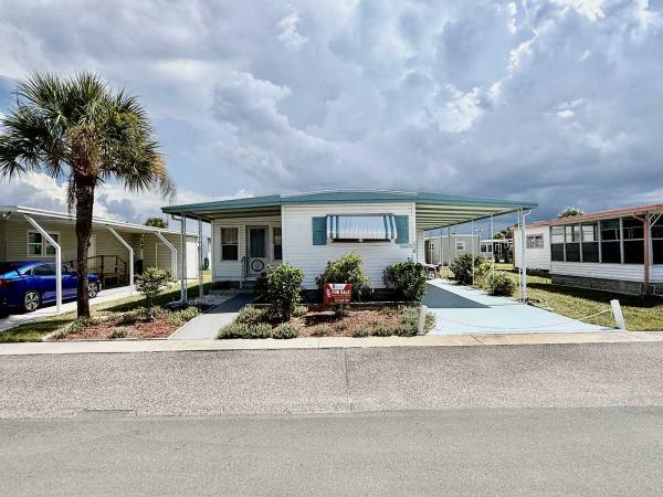 Photo 1 of 2 of home located at 1071 Donegan Road, Lot110 Largo, FL 33771