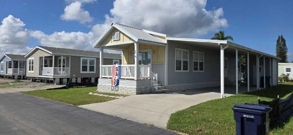 Photo 1 of 2 of home located at 900 9th Avenue East Lost 69 Palmetto, FL 34221