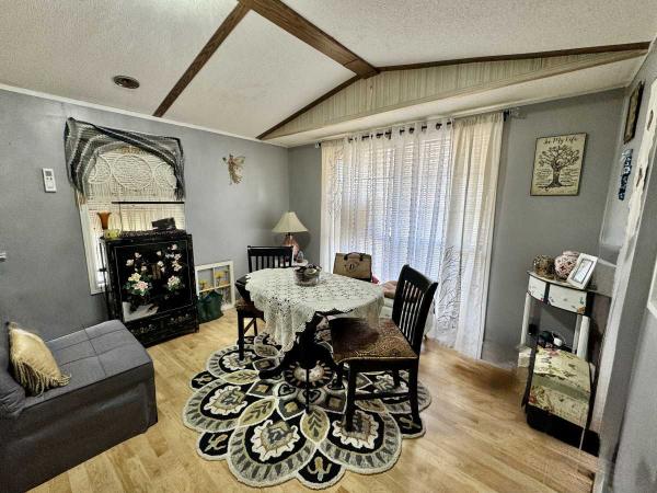 1988 Manufactured Home