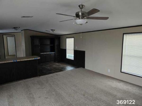 Photo 1 of 2 of home located at Solitaire Homes Of Victoria 11001 N Navarro St Victoria, TX 77904