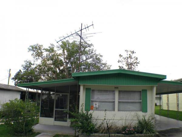 1975 Hillcrest Manufactured Home