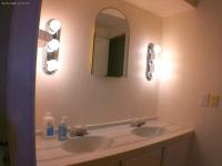 1975 Hillcrest Manufactured Home