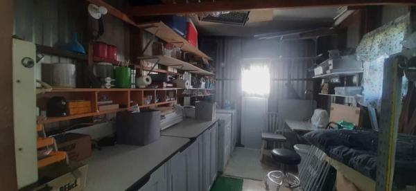 1975 Hillcrest Manufactured Home