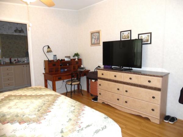 2005 Homes of Merit Mobile Home