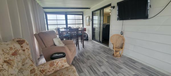 1985  Mobile Home For Sale