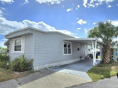 Photo 2 of 8 of home located at 7400 46th Ave. N Lot #120 Saint Petersburg, FL 33709