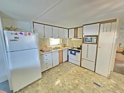 Photo 4 of 8 of home located at 7400 46th Ave. N Lot #120 Saint Petersburg, FL 33709