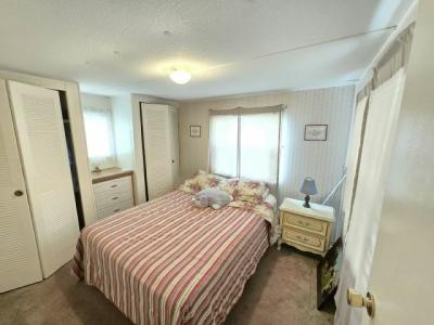 Photo 5 of 8 of home located at 7400 46th Ave. N Lot #120 Saint Petersburg, FL 33709