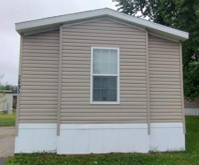 Mobile Home at 2695 Rosewood Ln Lot Rwl2695 Columbus, IN 47203