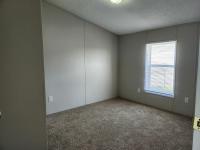 1998 Holly Park mobile Home