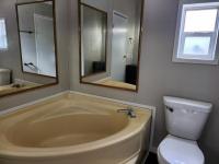 1998 Holly Park mobile Home