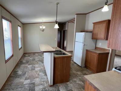 Photo 4 of 6 of home located at 28606 Mapleleaf Flat Rock, MI 48134