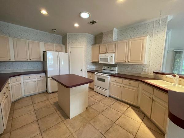 2005 Homes of Merit Mobile Home For Sale