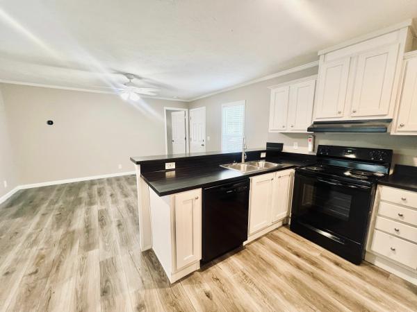 2021 Clayton Homes Inc Community Series Mobile Home