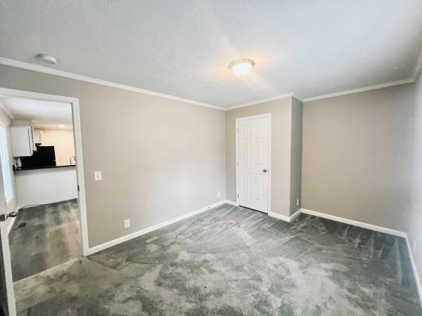 2021 Clayton Homes Inc Community Series Mobile Home