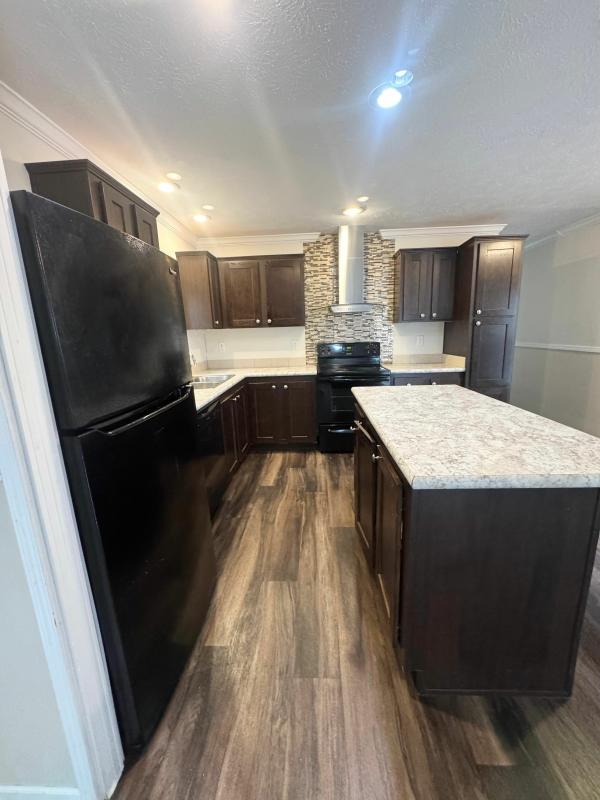 2018 Clayton Homes Inc Yes Mobile Home