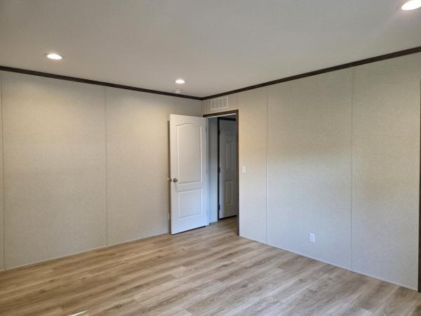 2023 96PLH16763XH23A  Home
