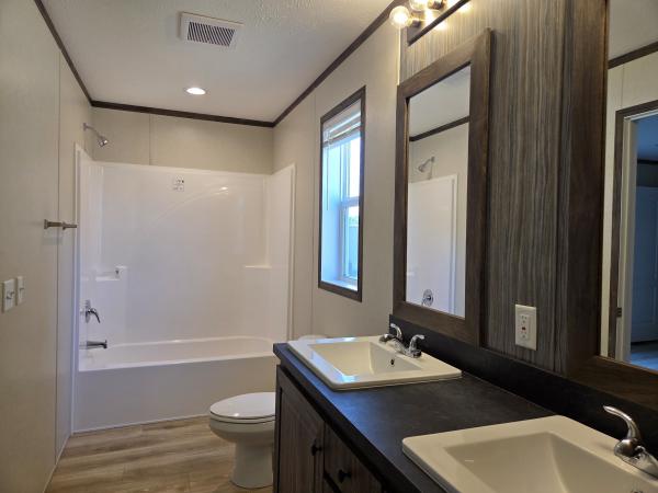 2023 96PLH16763XH23A  Home
