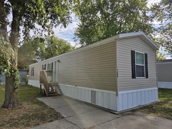 Photo 1 of 2 of home located at 108 Vermillion Est Pontiac, IL 61764