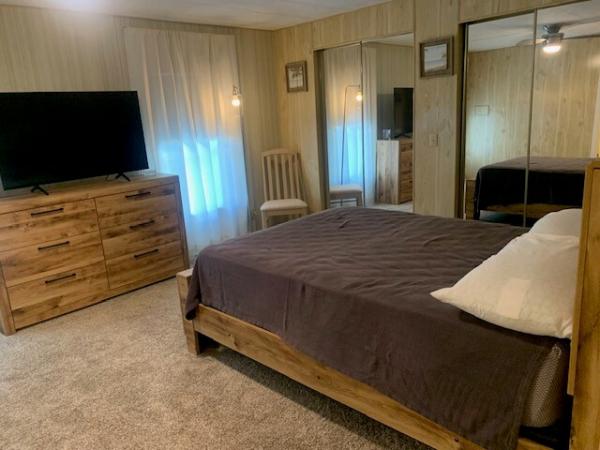 1983 Barrington Manufactured Home