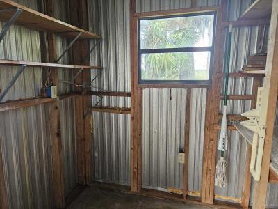 Photo 5 of 23 of home located at 9705 Hickory Hollow Rd Lot 110 Leesburg, FL 34788