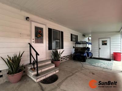 Photo 4 of 42 of home located at 6045 SW 57th Avenue, Lot 59 Ocala, FL 34474