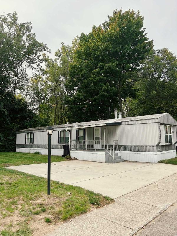 Photo 1 of 2 of home located at 548 Sandy St. SE Grand Rapids, MI 49508