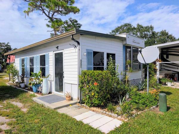 Photo 1 of 2 of home located at 6205 Banyan Meadow Pl Ruskin, FL 33570