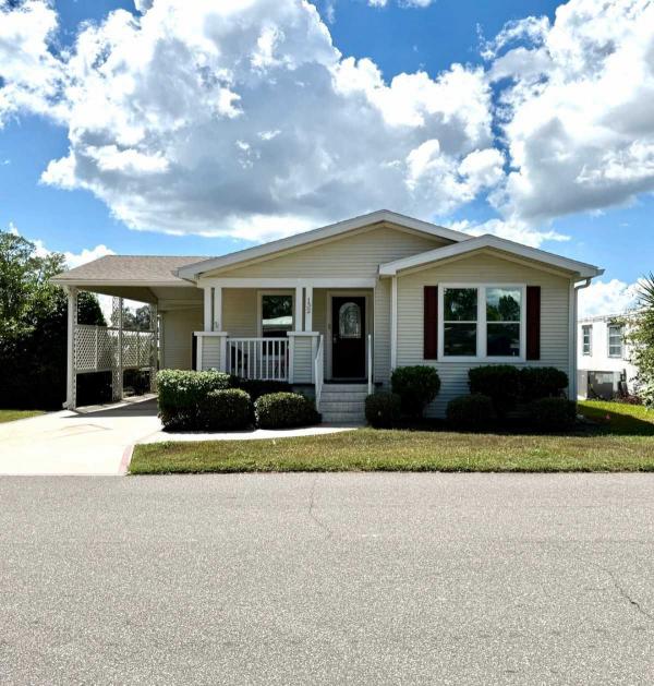 Photo 1 of 2 of home located at 132 North Lake Drive Leesburg, FL 34788