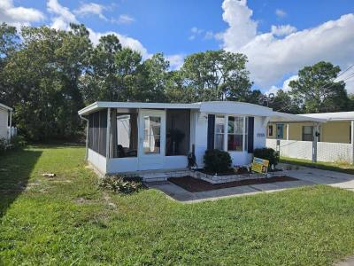 Photo 3 of 36 of home located at 17331 Walking Drive Hudson, FL 34667