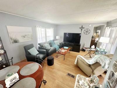 Photo 4 of 20 of home located at 435 16th Ave SE Largo, FL 33771