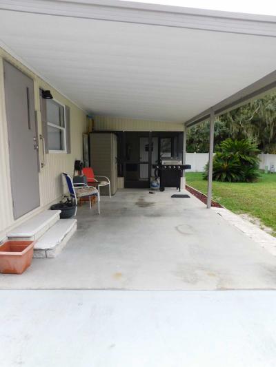 Photo 2 of 31 of home located at 3738 Oakhurst Lane Zephyrhills, FL 33541