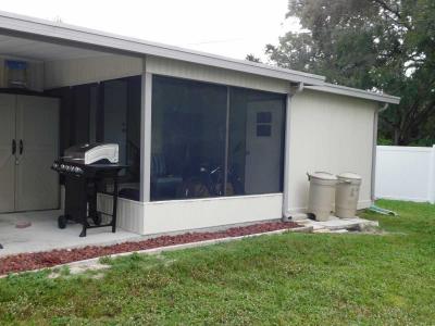 Photo 3 of 31 of home located at 3738 Oakhurst Lane Zephyrhills, FL 33541